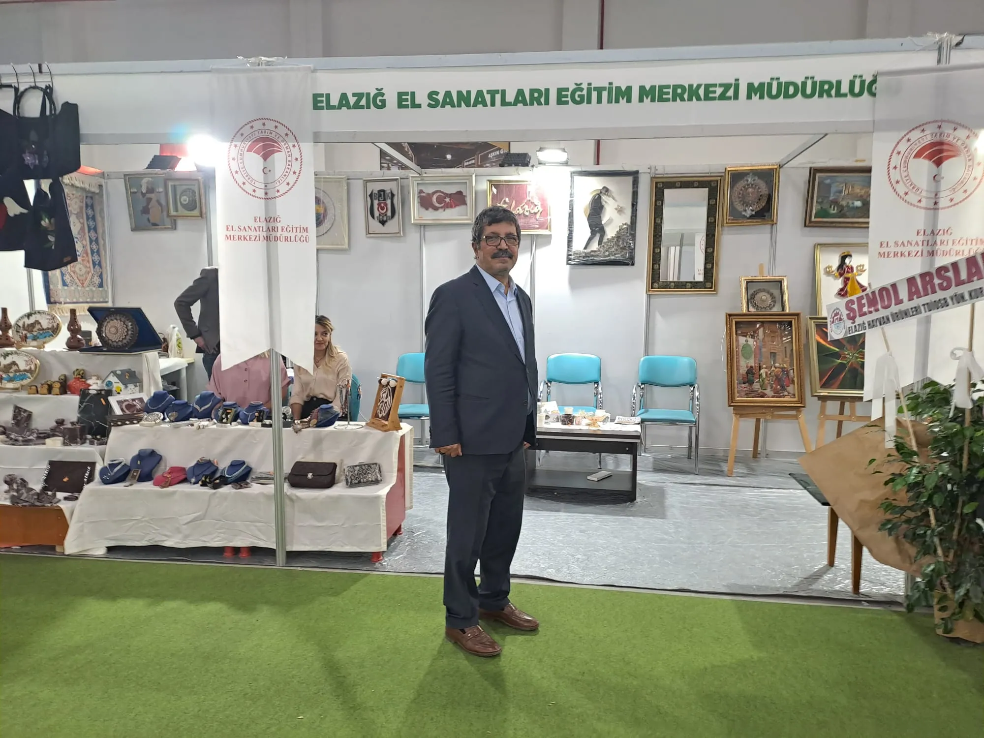 Manşet: Elazığ’da El Sanatları Standına Yoğun İlgi