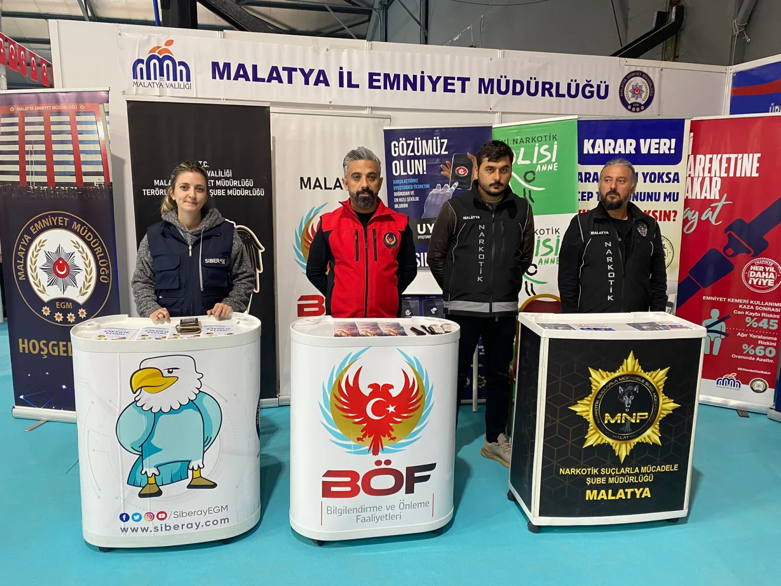 Trend Haber: MALATYA KİTAP FUARINDA MALAT'YA EMNİYET MÜDÜRLÜĞÜ STANDINI ZİYARET.