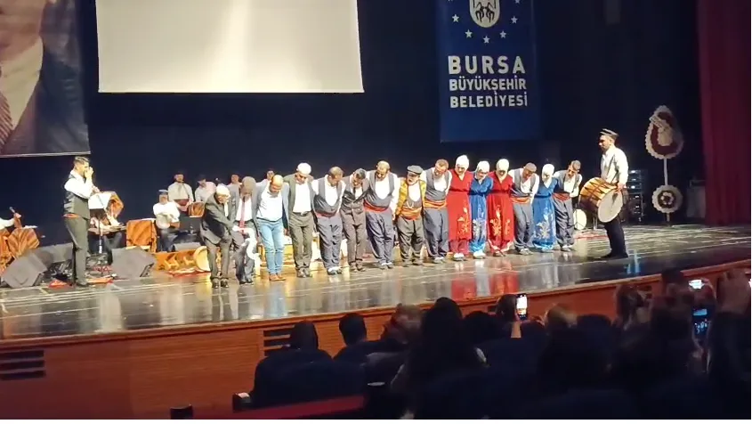 Video: Klarnet Virtüözü Mustafa Kalaycı’dan Bursa’da Elazığ Rüzgârı: Kürsü Başı Gecesine Yoğun İlgi