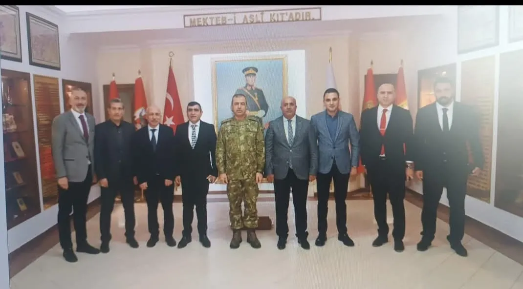 Trend Haber: Elazığ Tuhafiyeciler ve Konfeksiyoncular Odası Başkanı Mitat Ulaş Koordinesinde, Kurum Yöneticileri ve STK Temsilcilerinden 8. Kolordu Komutanı Durmaz'a Hayırlı Olsun Ziyareti