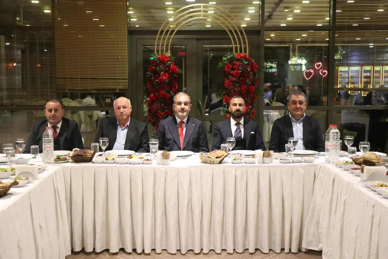 Manşet: BAŞKAN ALAN ELAZIĞ  ÇAĞDAŞ İŞ  İNSANLARI DERNEGİ İLE BİŔ ARAYA GELDİ