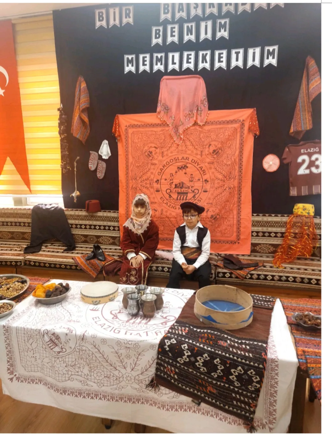 KOÇ ILKOGRETIM OKULUNDA YERĹI MALI HAFTASI