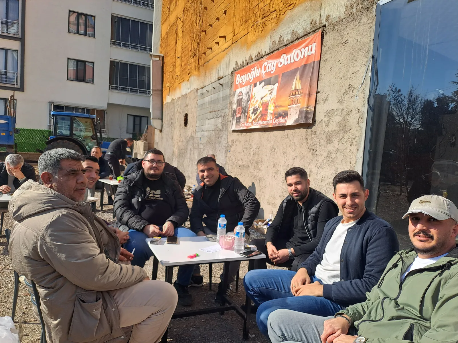 ARKADAŞLARINDAN SÜRPRİZ DOĞUM GÜNÜ PASTASI