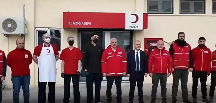 Manşet: VALİ HATİPOĞLU KIZILAY AŞEVİNDE İNCELEMELERDE BULUNDU