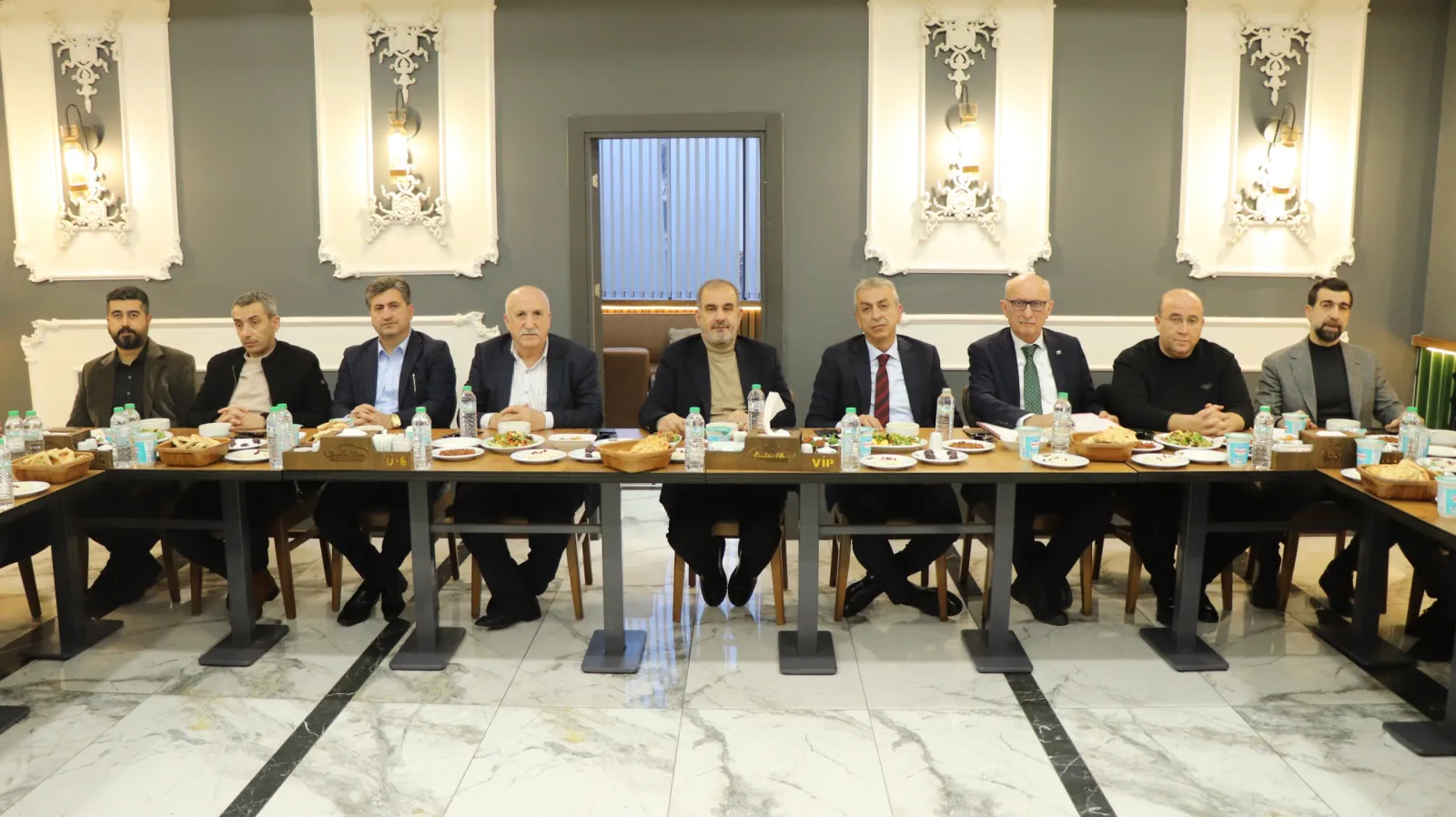 Manşet: BAŞKAN ALAN: “ATTIĞIMIZ HER ADIM ELAZIĞ İÇİN KAZANCA VESİLE OLUYOR”