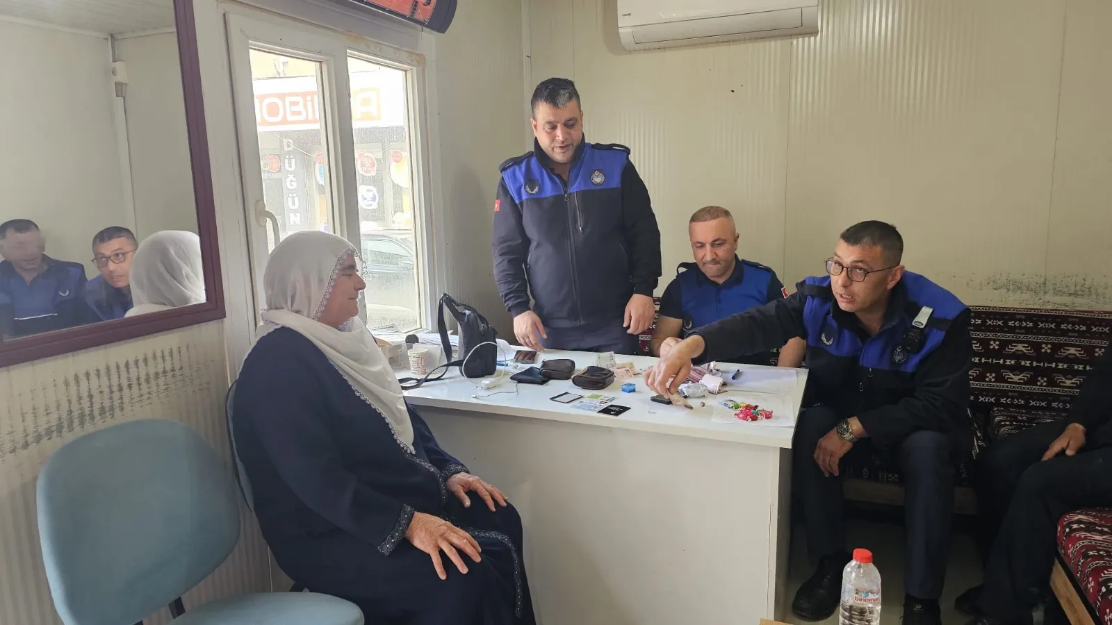 Manşet: ELAZIĞ’DA ZABITADAN ÖRNEK DAVRANIŞ