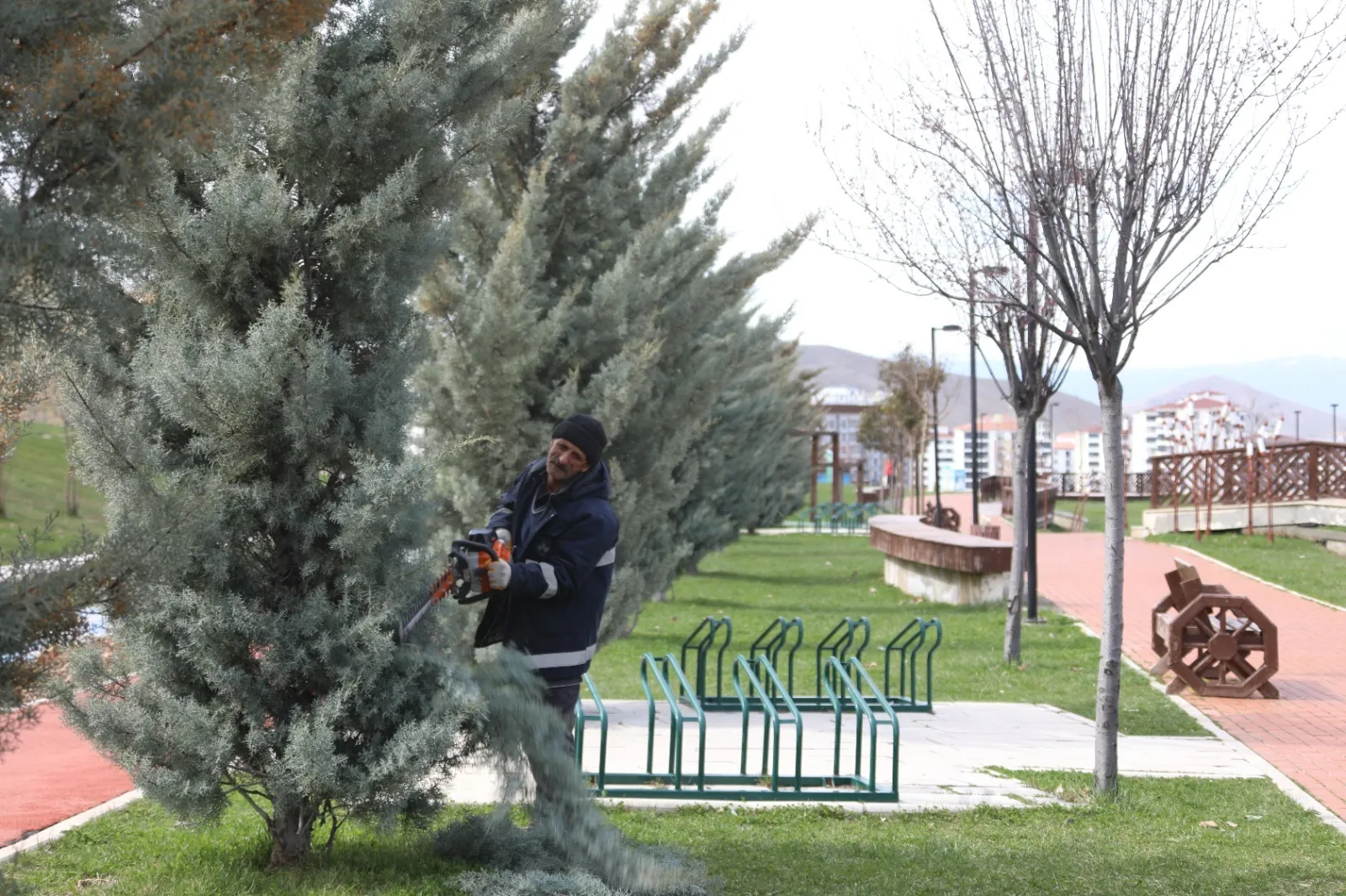 Manşet: ELAZIĞ BELEDİYESİ KENT KÖY YAŞAM ALANI’NI BAHARA HAZIRLADI