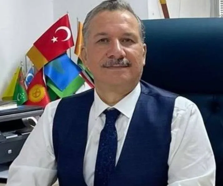 Manşet: ELAZIĞ’IN GURURU PROF. DR. HİKMET ESEN DÜNYA 3’ÜNCÜSÜ OLDU