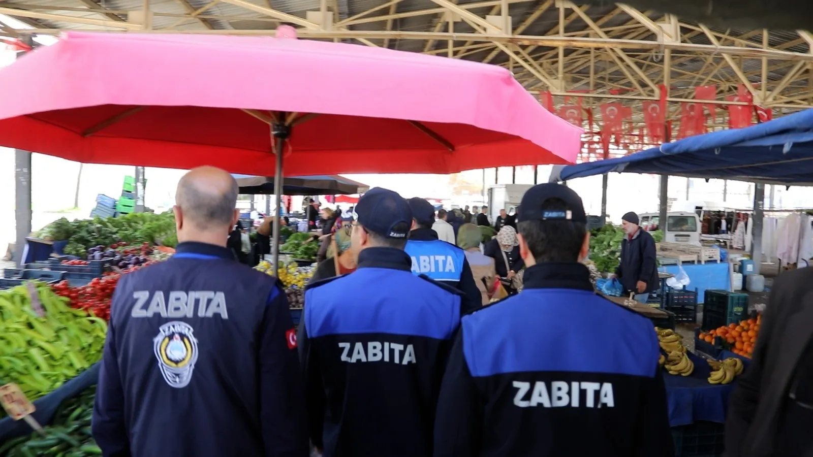 Manşet: ELAZIĞ BELEDİYESİ ZABITA EKİPLERİNDEN PAZAR YERLERİNDE SIKI DENETİM