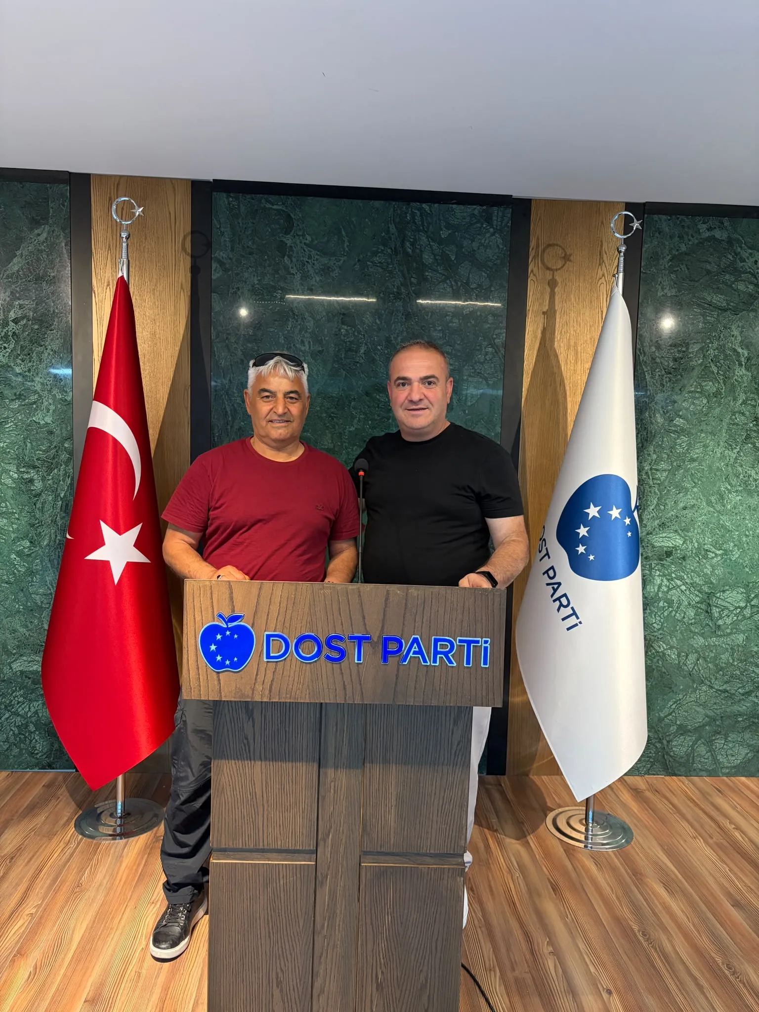 Manşet: ESKI ELAZIGSPOR TEKNIK DIREKTORU ŞEREF TUTAŞ DOST PARTİ ZIYARETİ