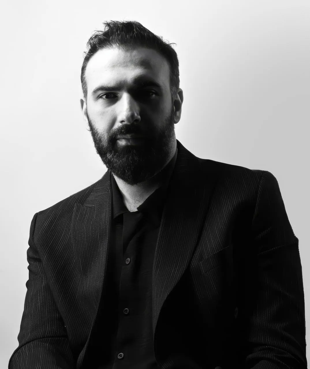Manşet: ELAZIĞLI AKADEMİSYENİN ŞARKILARI MİLYONLARA ULAŞIYOR