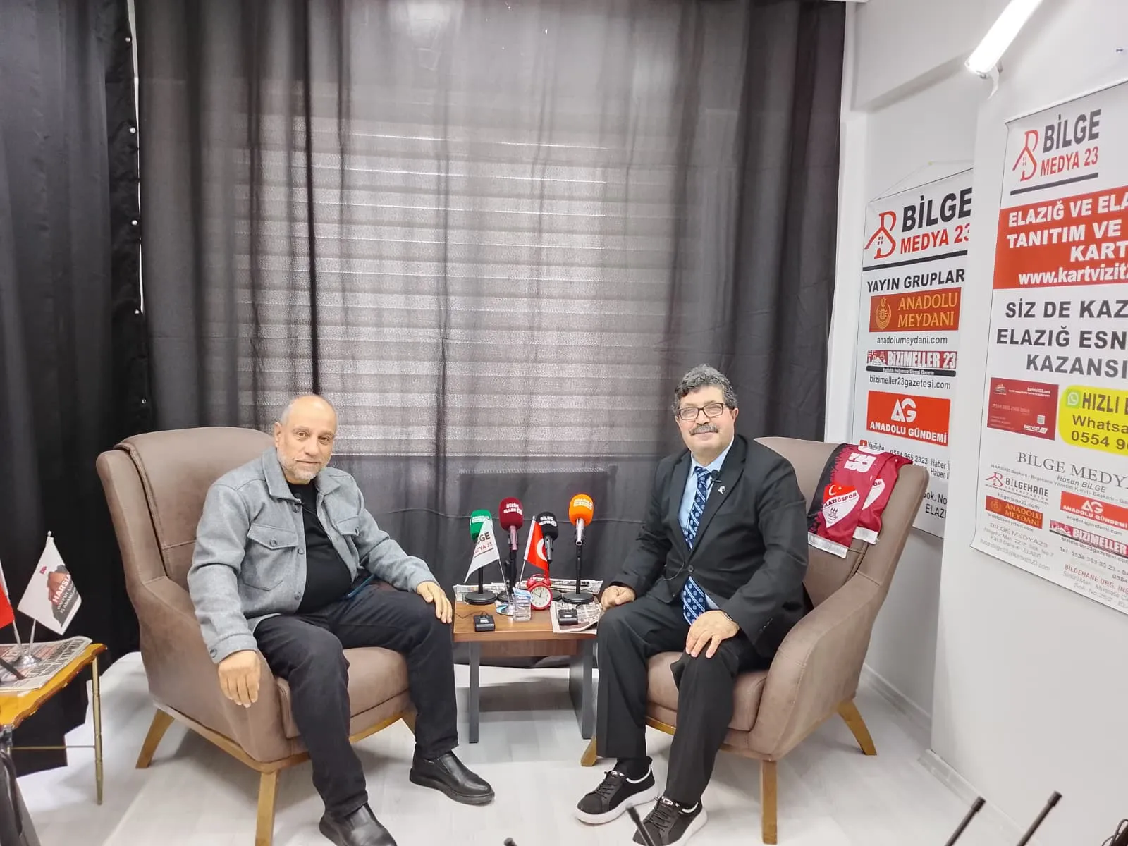 Manşet: SİYASET PENCERESİ’NDE ELAZIĞ, ÜLKE VE DÜNYA GÜNDEMİ KONUŞULDU